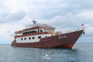 Luxury liveaboard MV Raga at anchor in the Similan Islands