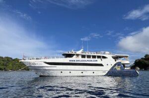 MV Aqua liveaboard mooring in beautiful Similan Islands